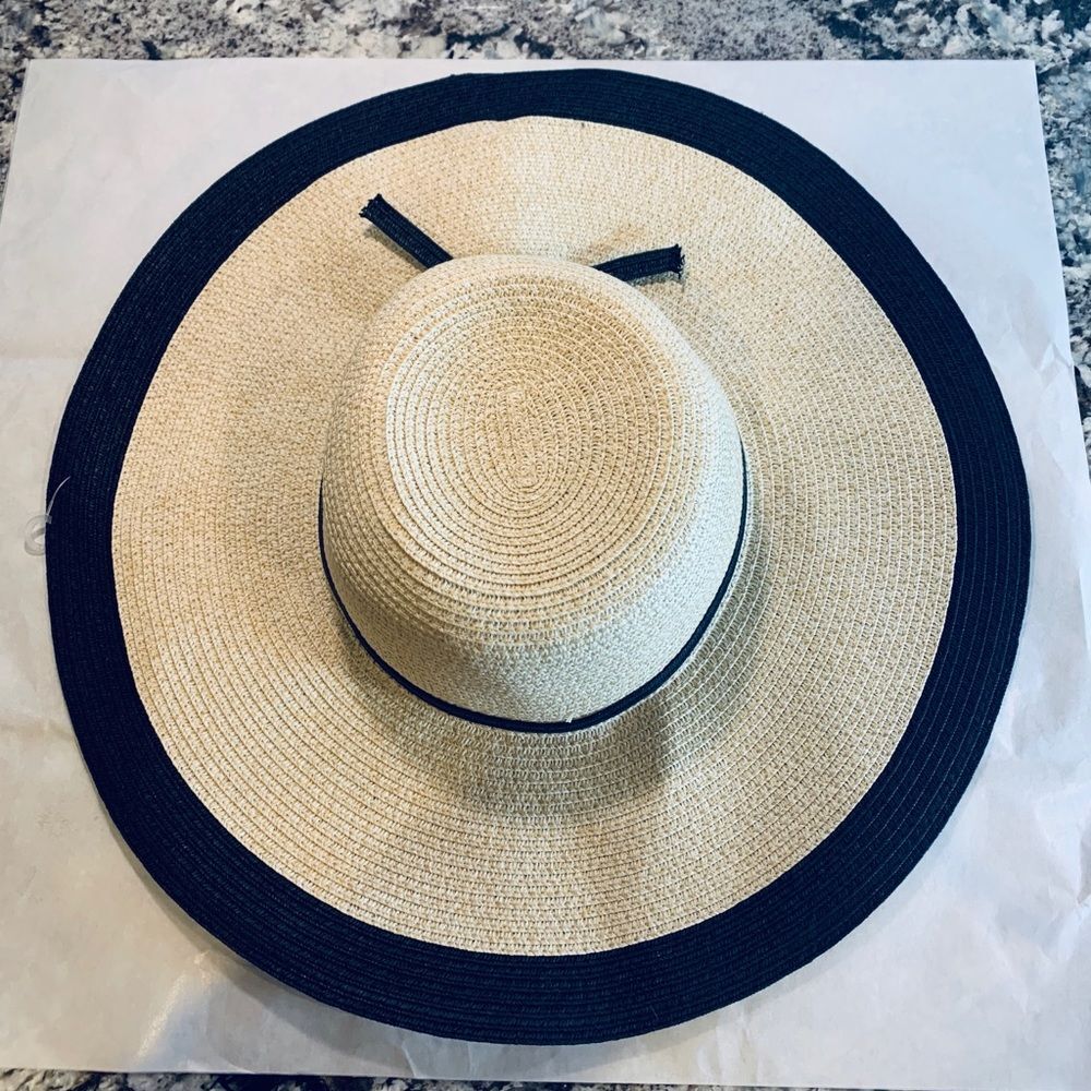 Hat Tart Floppy Hat NWT